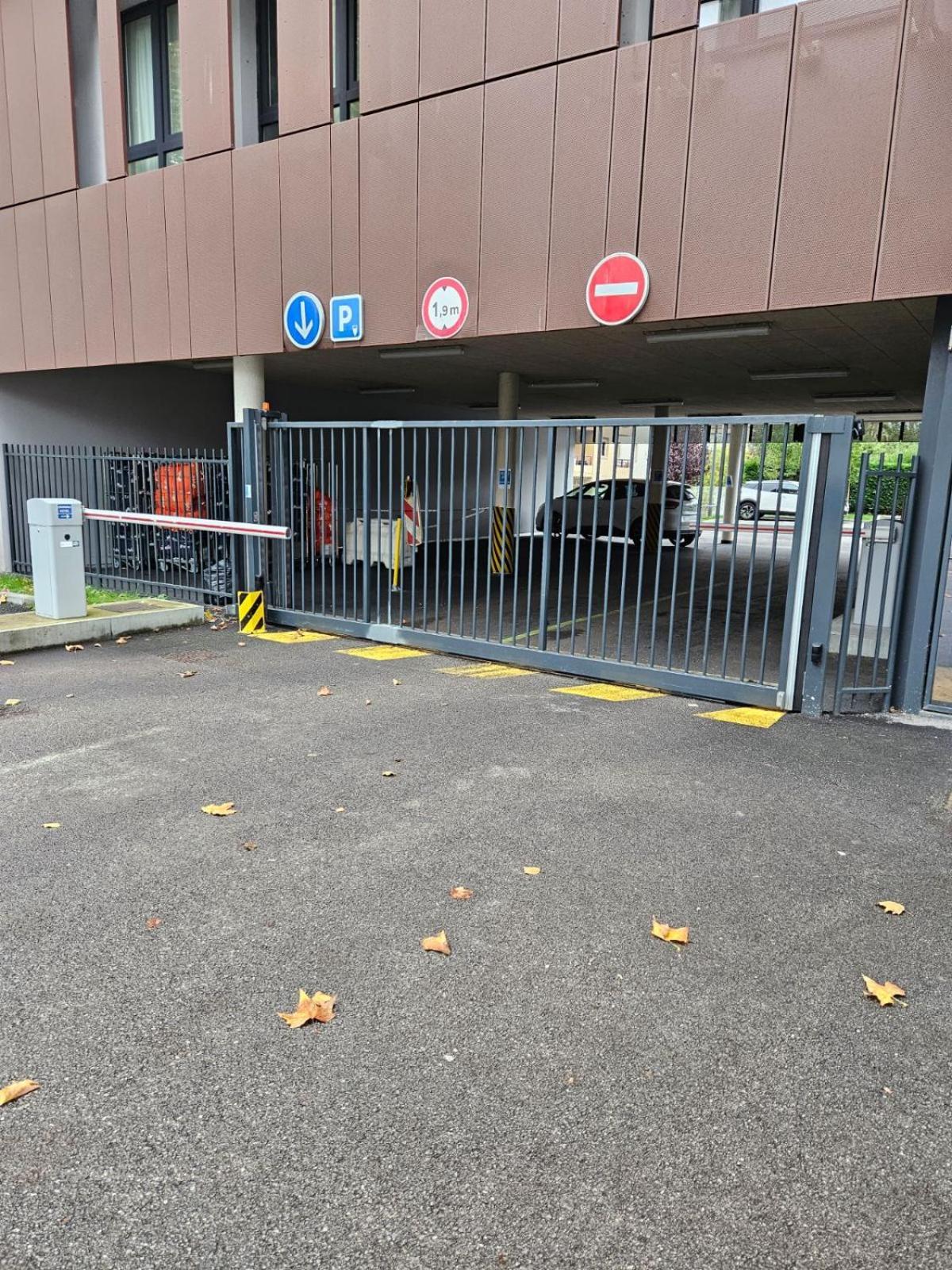Ibis Budget Rouen Centre Rive Gauche Bagian luar foto